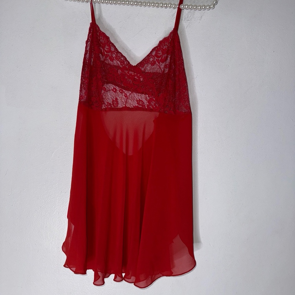 Vintage Victoria’s Secret Medium Red Lace‎ Top Short Slip